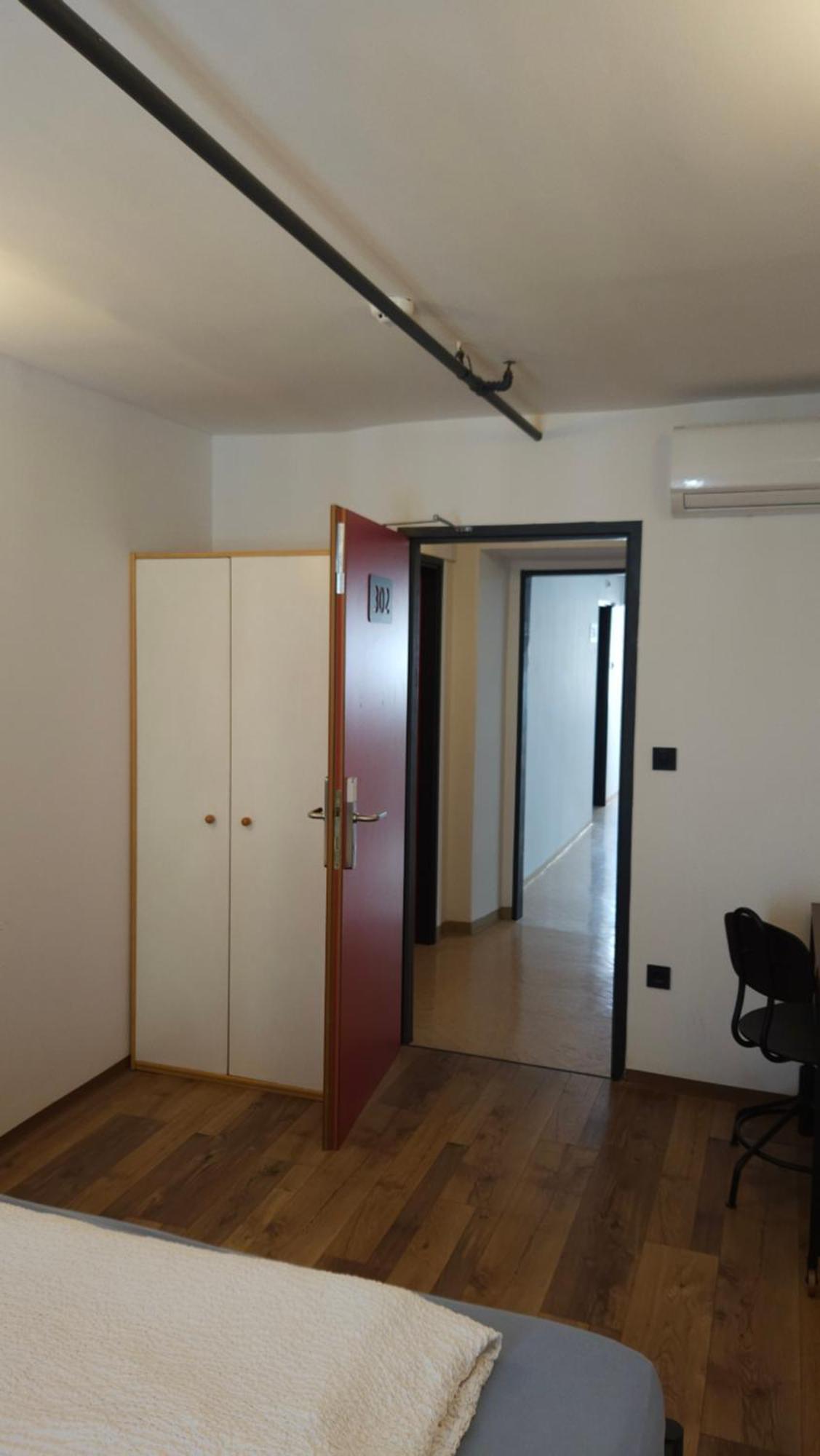 Adhoc Hostel